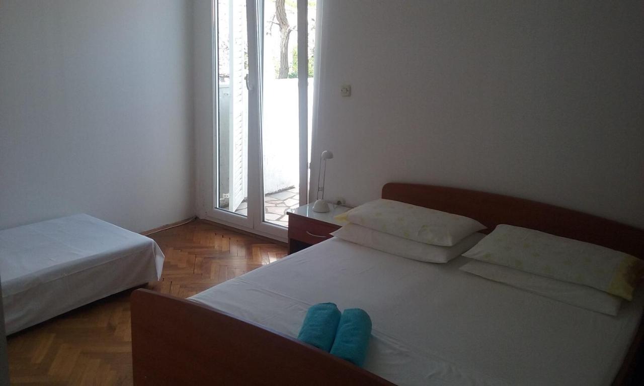 Apartments Vini And Ivana Sućuraj Quarto foto